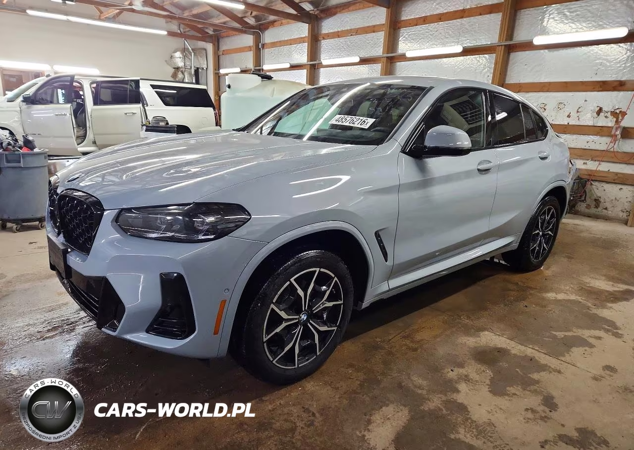 2025 BMW X4 xDrive30I