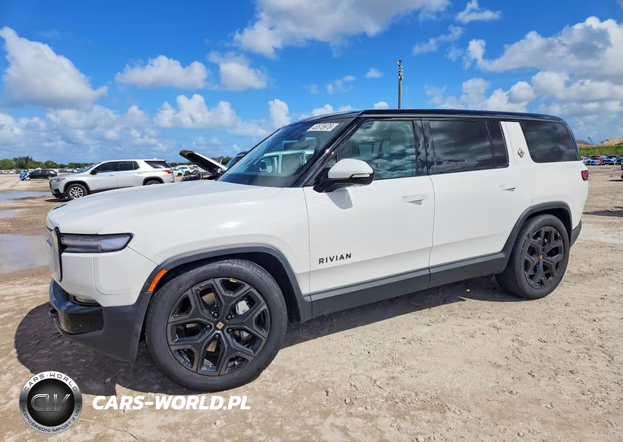 2025 Rivian R1S Adventure