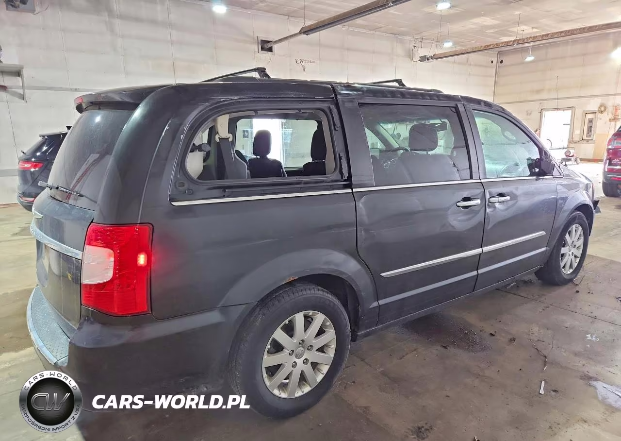 2015 Chrysler Town & Country Touring VIN:2C4RC1BG2FR618014 - 3