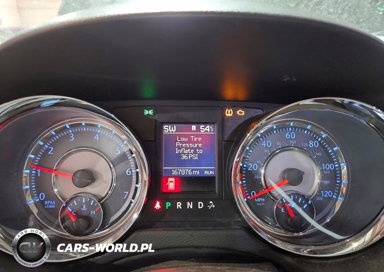 2015 Chrysler Town & Country Touring VIN:2C4RC1BG2FR618014 - 9