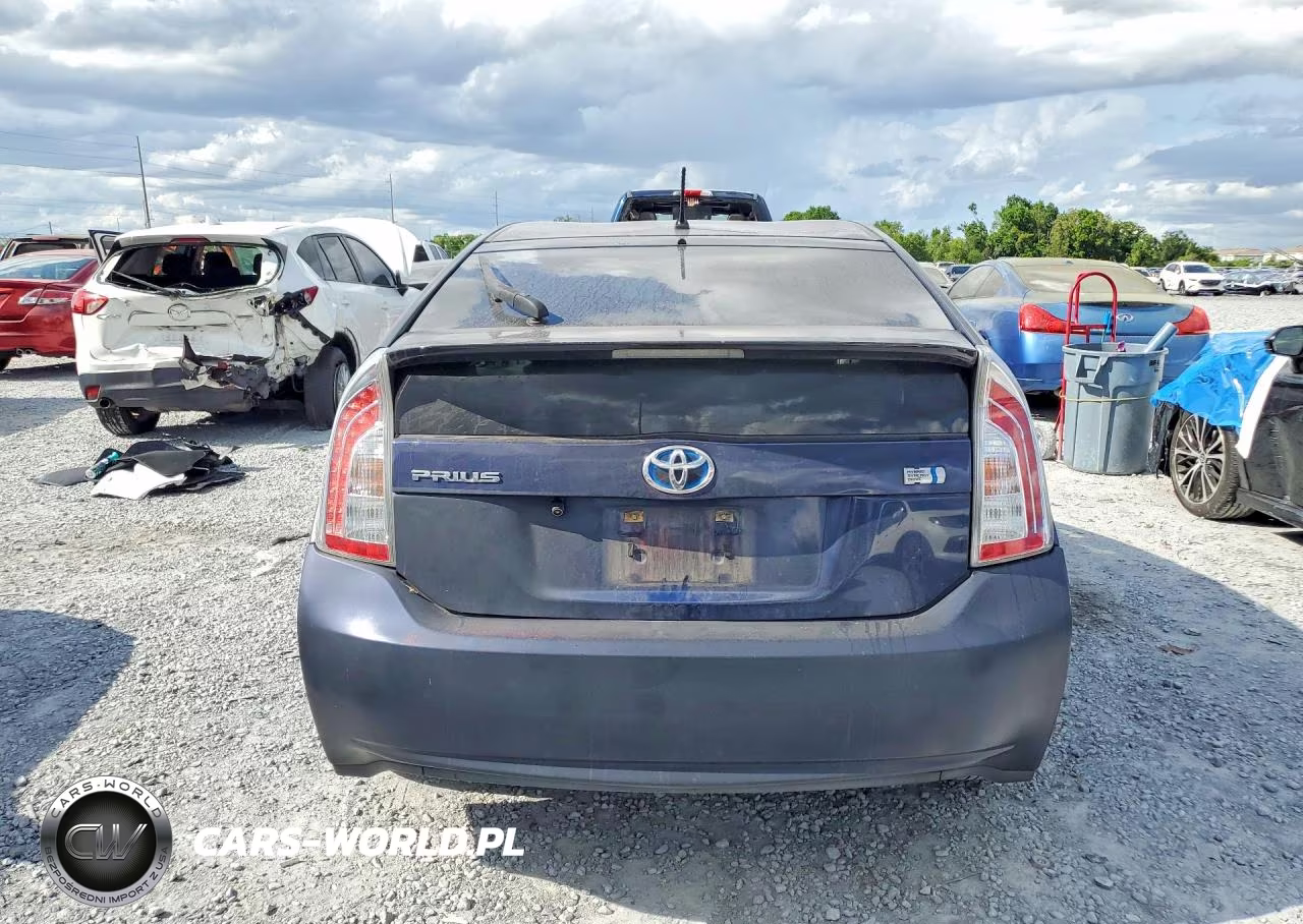 2014 Toyota Prius Two VIN:JTDKN3DU1E1778768 - 6