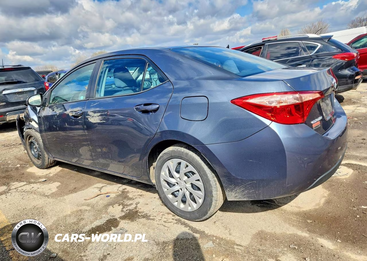 2018 Toyota Corolla Le VIN:2T1BURHE7JC041461 - 2