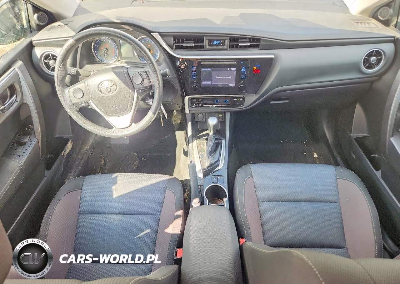 2018 Toyota Corolla Le VIN:2T1BURHE7JC041461 - 8