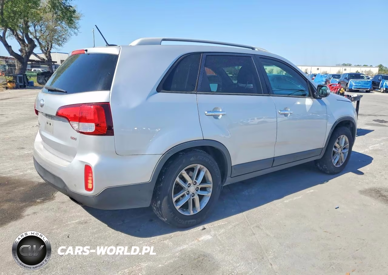 2014 Kia Sorento Lx VIN:5XYKT3A69EG471926 - 3