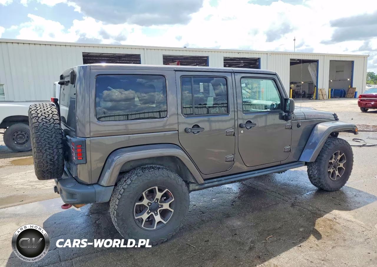2016 Jeep Wrangler Unlimited Rubicon VIN:1C4BJWFGXGL290639 - 3