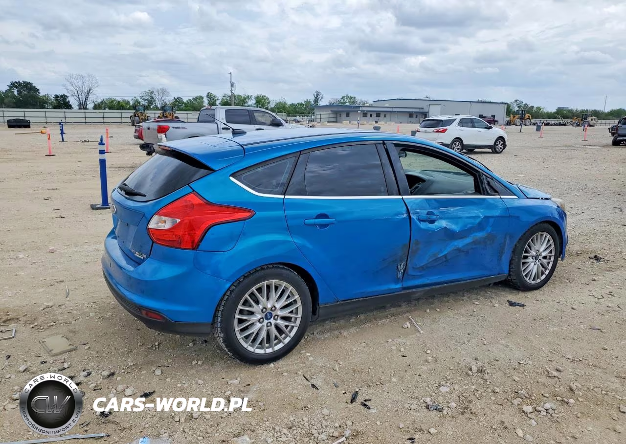 2014 Ford Focus Titanium VIN:1FADP3N22EL109161 - 3