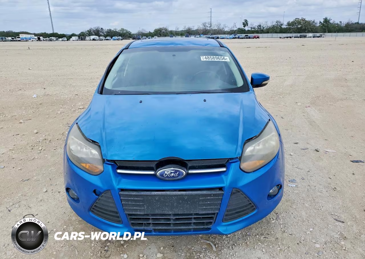 2014 Ford Focus Titanium VIN:1FADP3N22EL109161 - 5