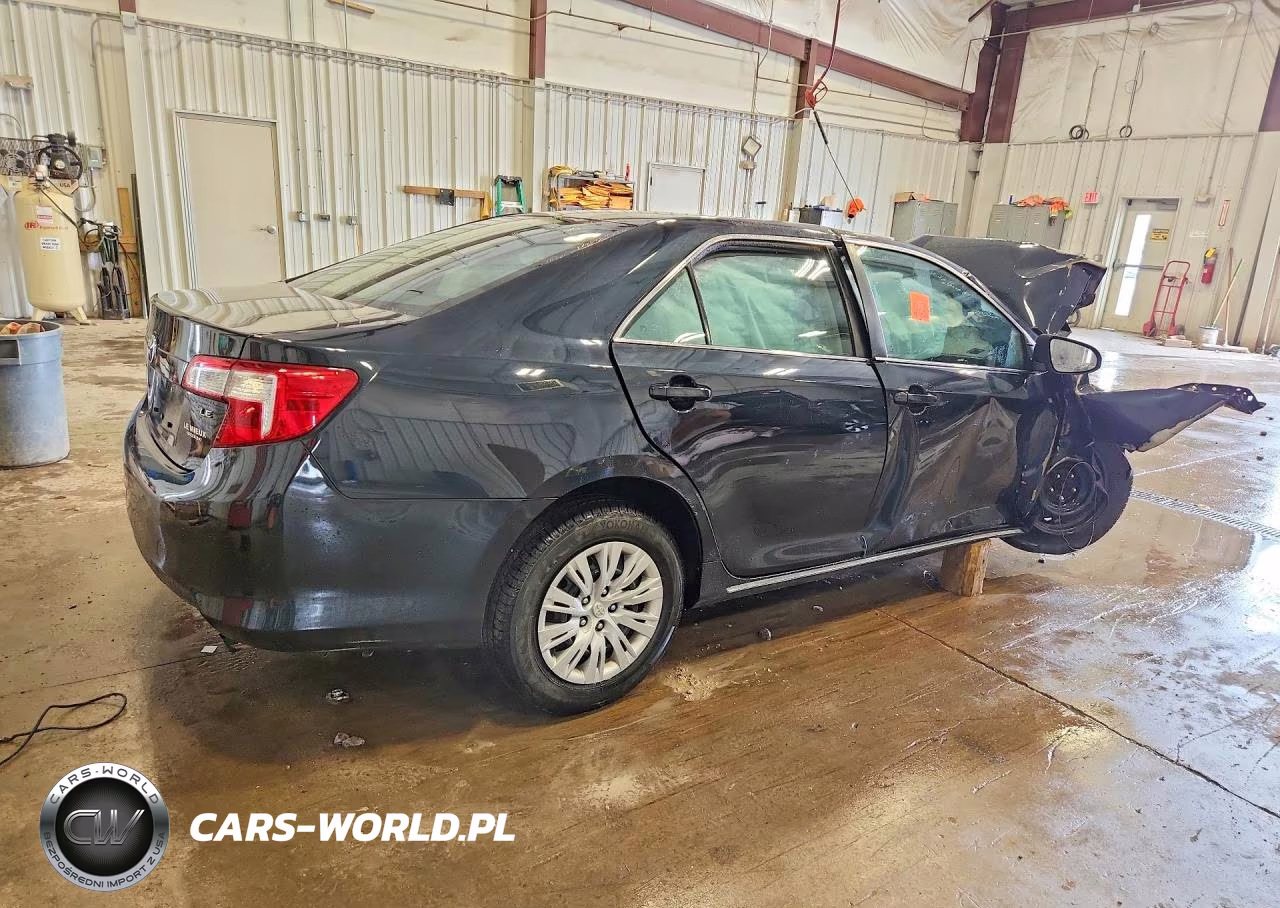 2013 Toyota Camry Le VIN:4T4BF1FK2DR323553 - 3
