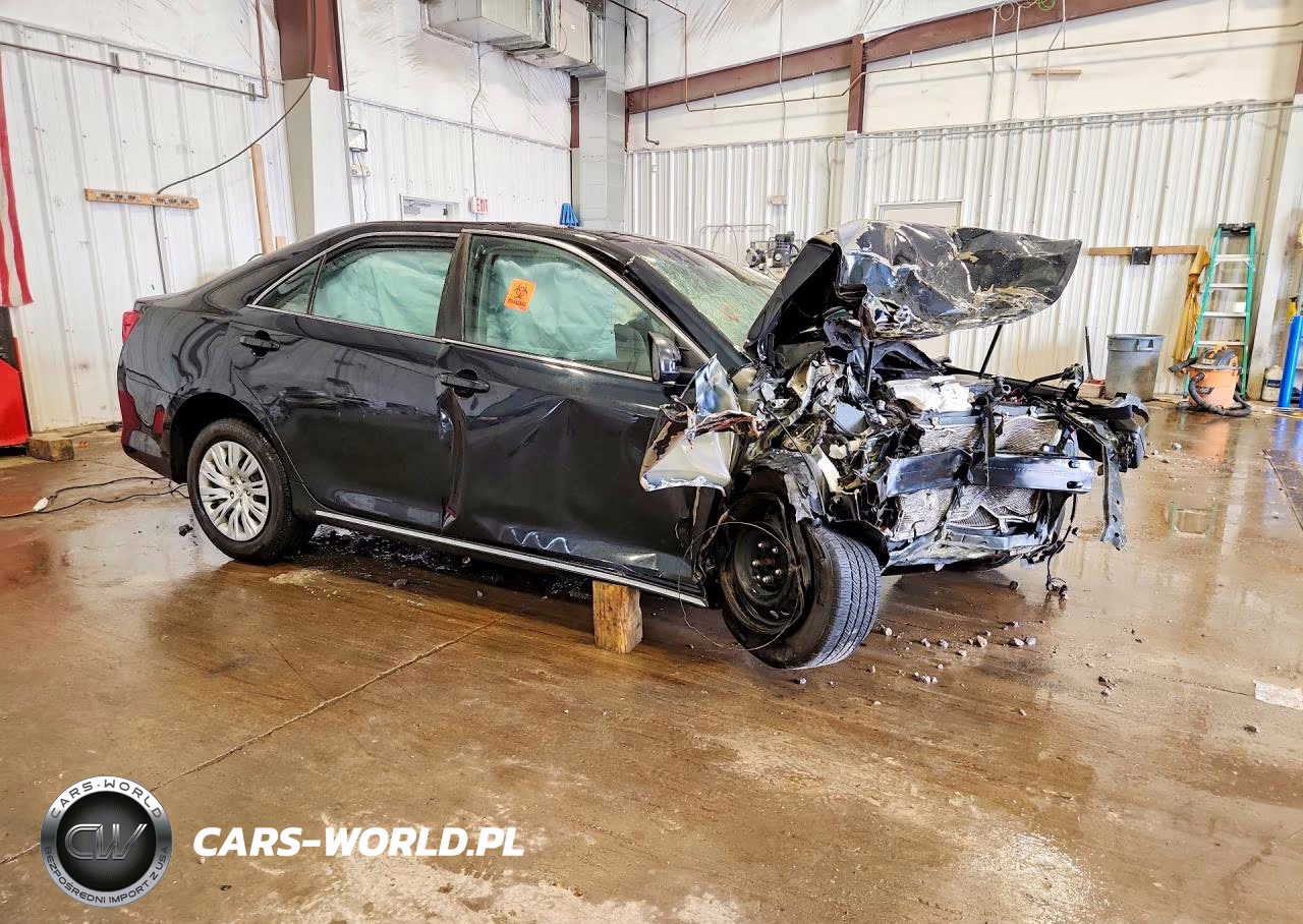 2013 Toyota Camry Le VIN:4T4BF1FK2DR323553 - 4