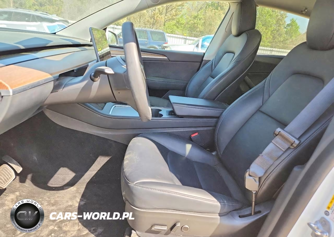 2023 Tesla Model Y VIN:7SAYGAEE6PF599137 - 7
