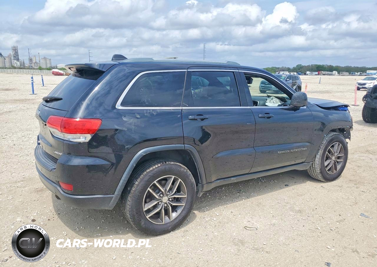 2018 Jeep Grand Cherokee Laredo VIN:1C4RJEAG2JC455414 - 3