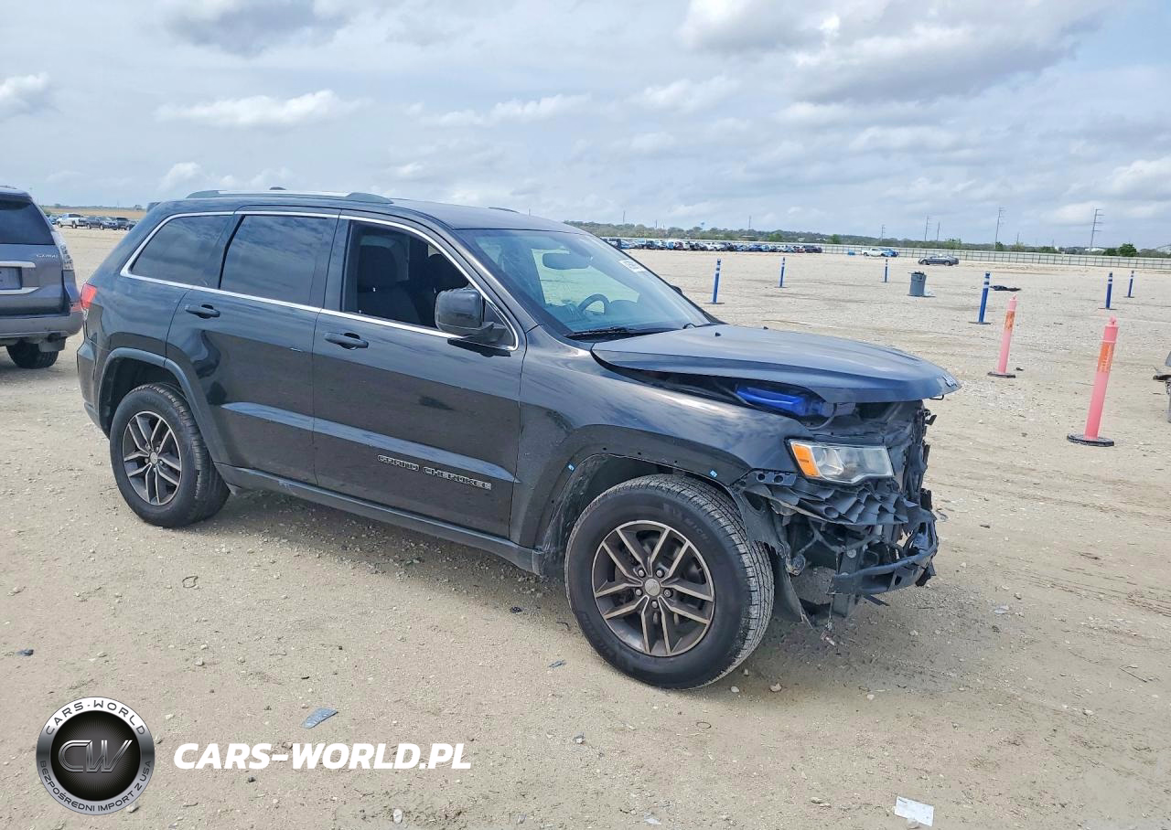 2018 Jeep Grand Cherokee Laredo VIN:1C4RJEAG2JC455414 - 4