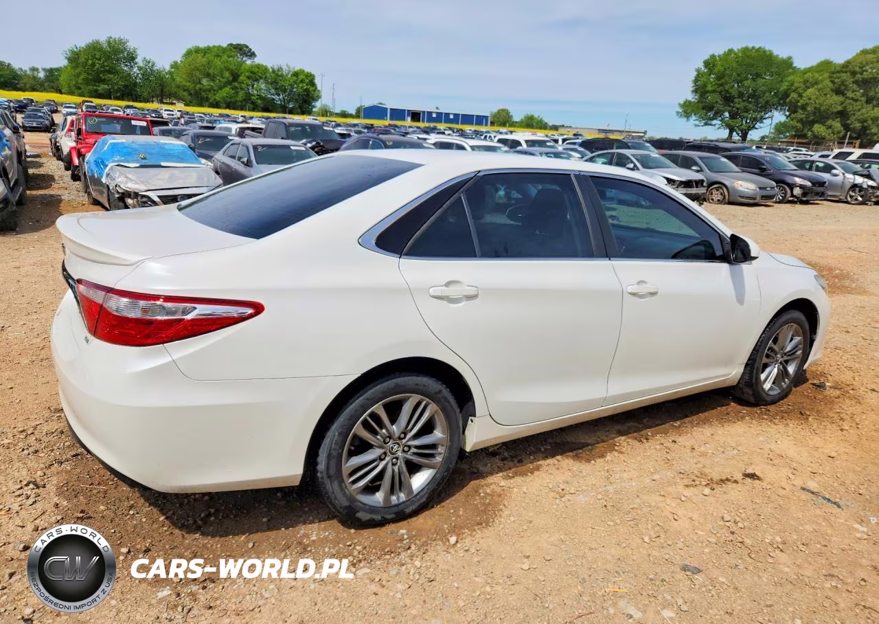 2016 Toyota Camry Se VIN:4T1BF1FK0GU159119 - 3