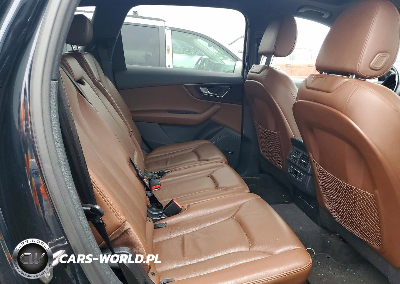 2017 Audi Q7 Premium Plus VIN:WA1LAAF78HD025022 - 10