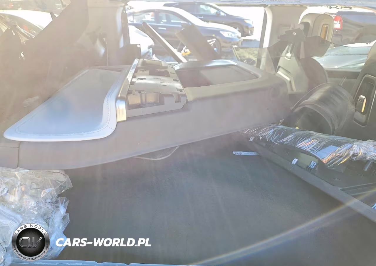 2023 Rivian R1S Adventure VIN:7PDSGABA2PN025441 - 10