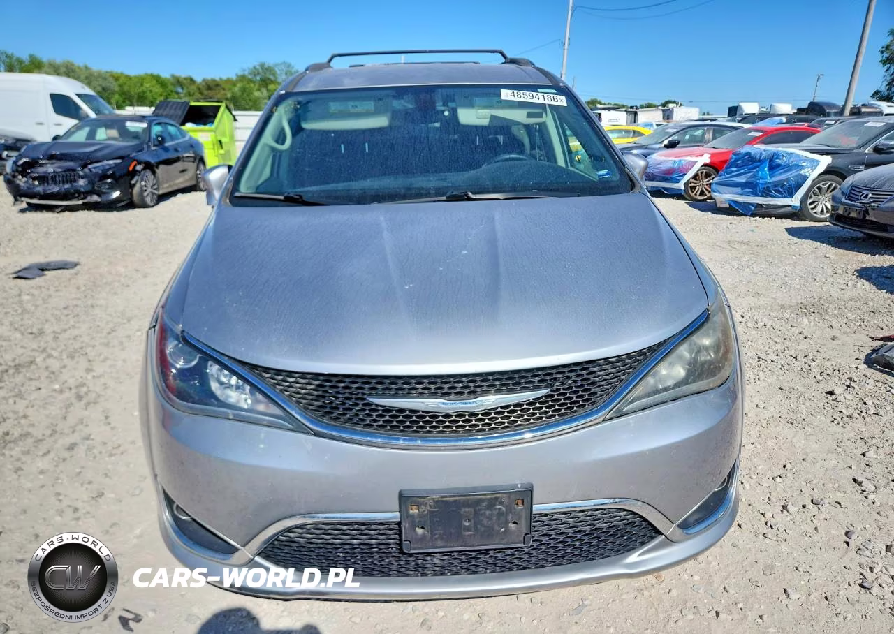 2018 Chrysler Pacifica Touring L VIN:2C4RC1BG2JR119061 - 5