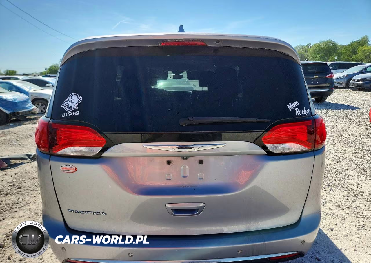 2018 Chrysler Pacifica Touring L VIN:2C4RC1BG2JR119061 - 6