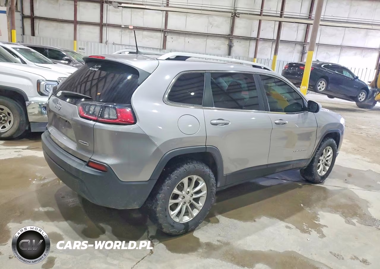 2019 Jeep Cherokee Latitude VIN:1C4PJMCB5KD103006 - 3