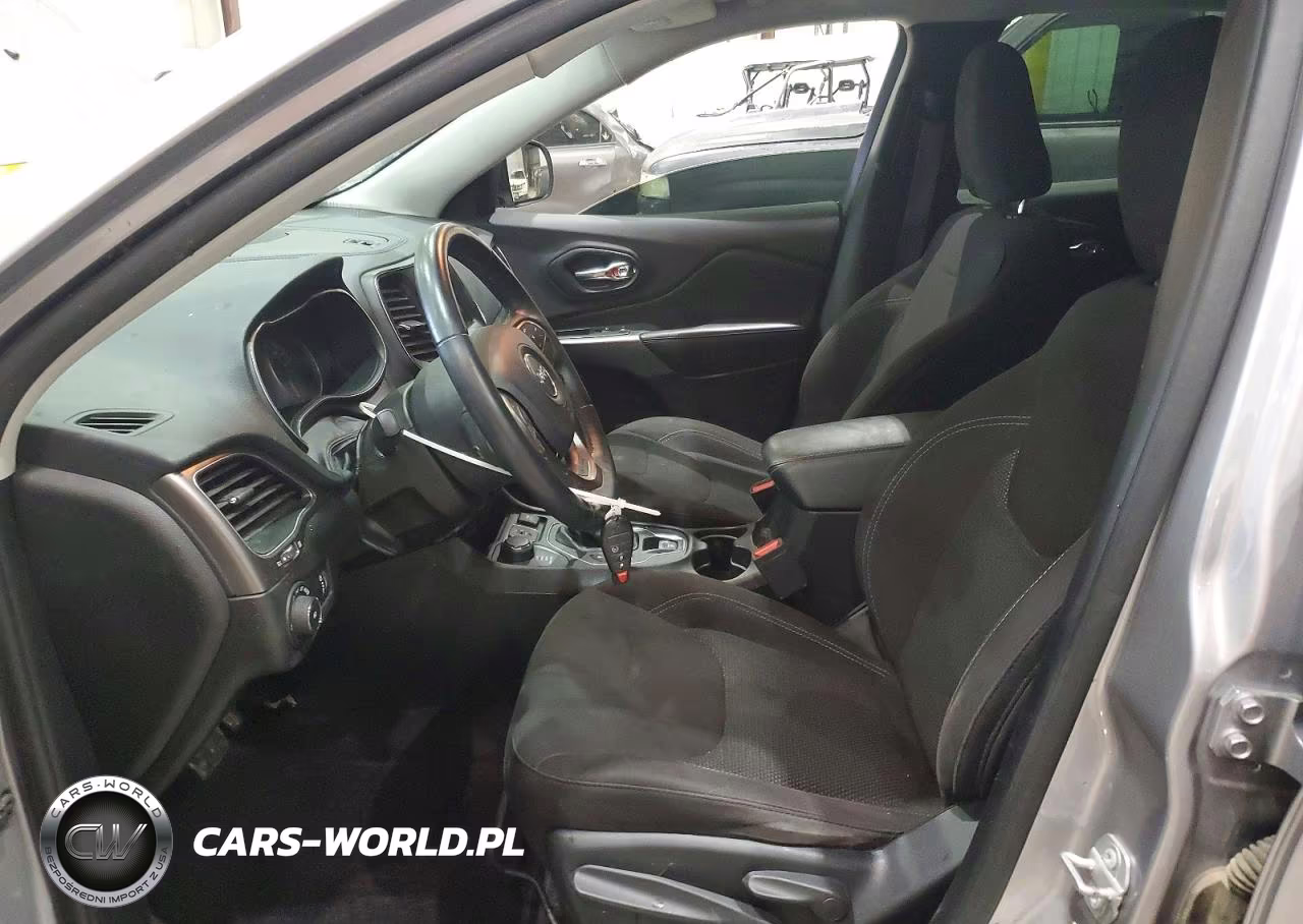 2019 Jeep Cherokee Latitude VIN:1C4PJMCB5KD103006 - 7