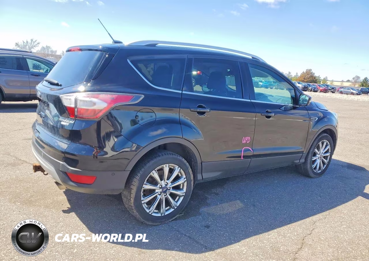 2017 Ford Escape Titanium VIN:1FMCU9J9XHUA61570 - 3