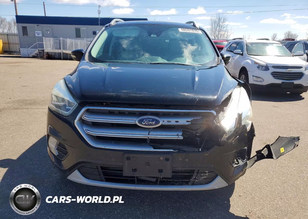 2017 Ford Escape Titanium VIN:1FMCU9J9XHUA61570 - 5