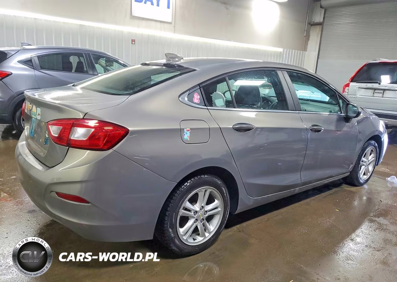 2018 Chevrolet Cruze Lt VIN:1G1BE5SM3J7166506 - 3