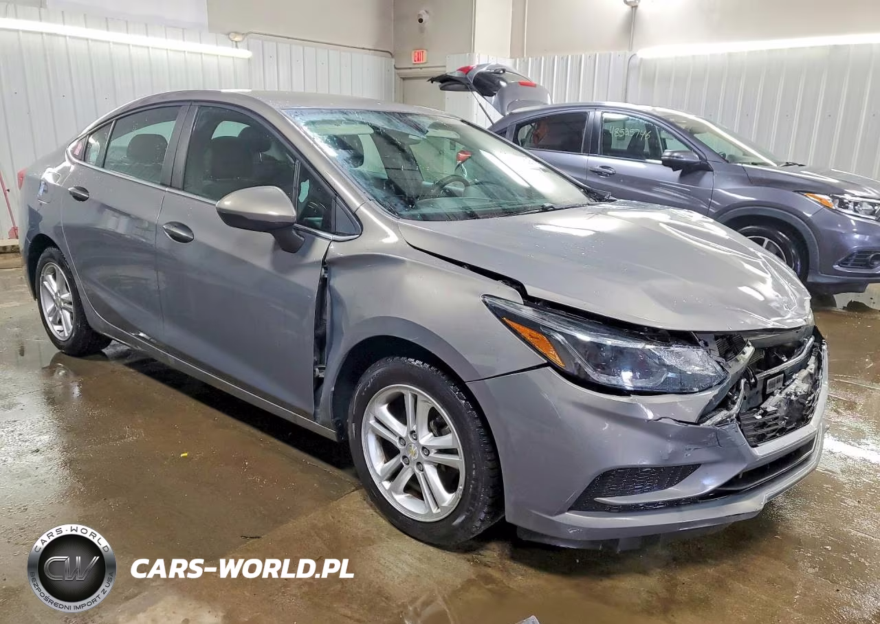 2018 Chevrolet Cruze Lt VIN:1G1BE5SM3J7166506 - 4