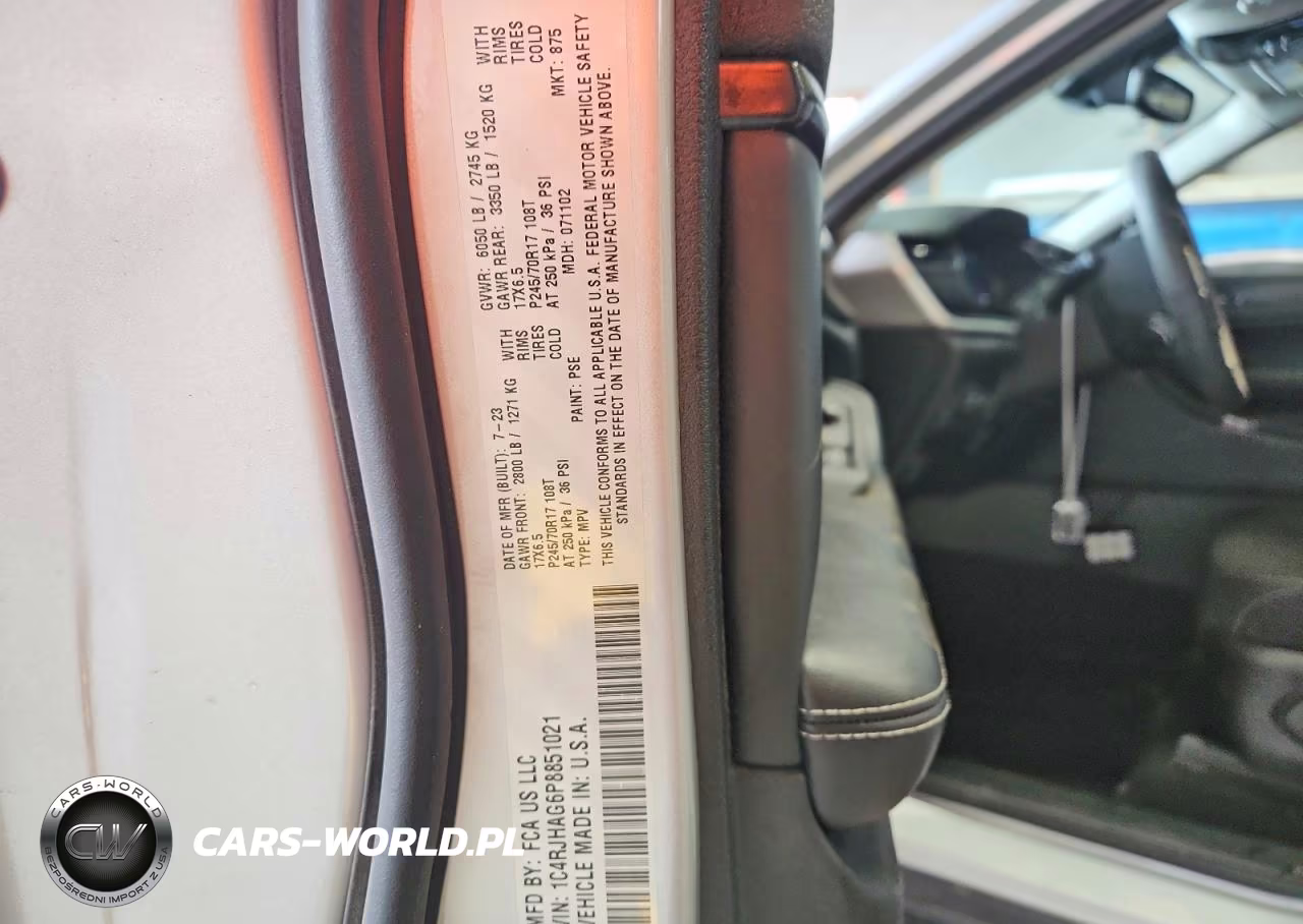 2023 Jeep Grand Cherokee Laredo VIN:1C4RJHAG6P8851021 - 13