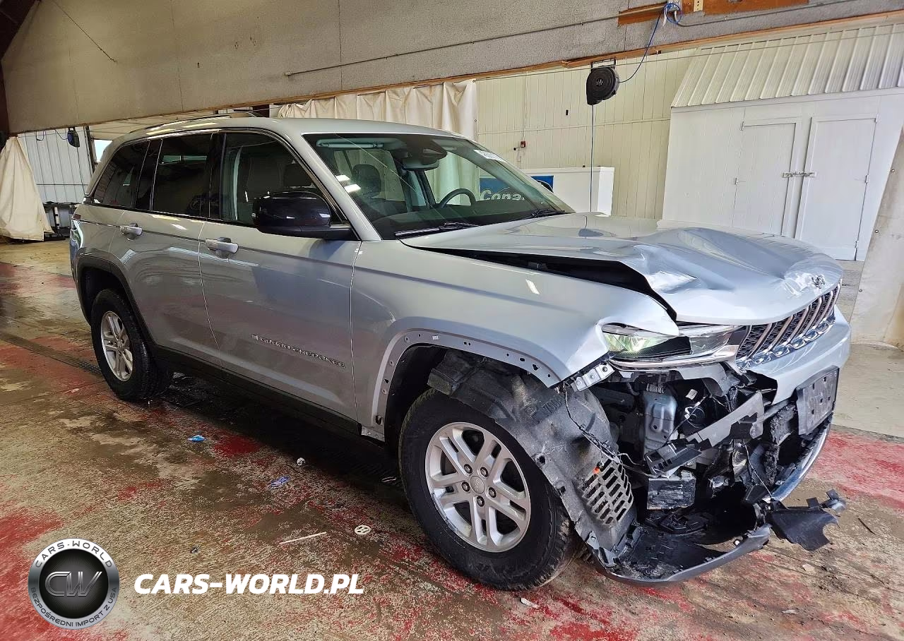 2023 Jeep Grand Cherokee Laredo VIN:1C4RJHAG6P8851021 - 4