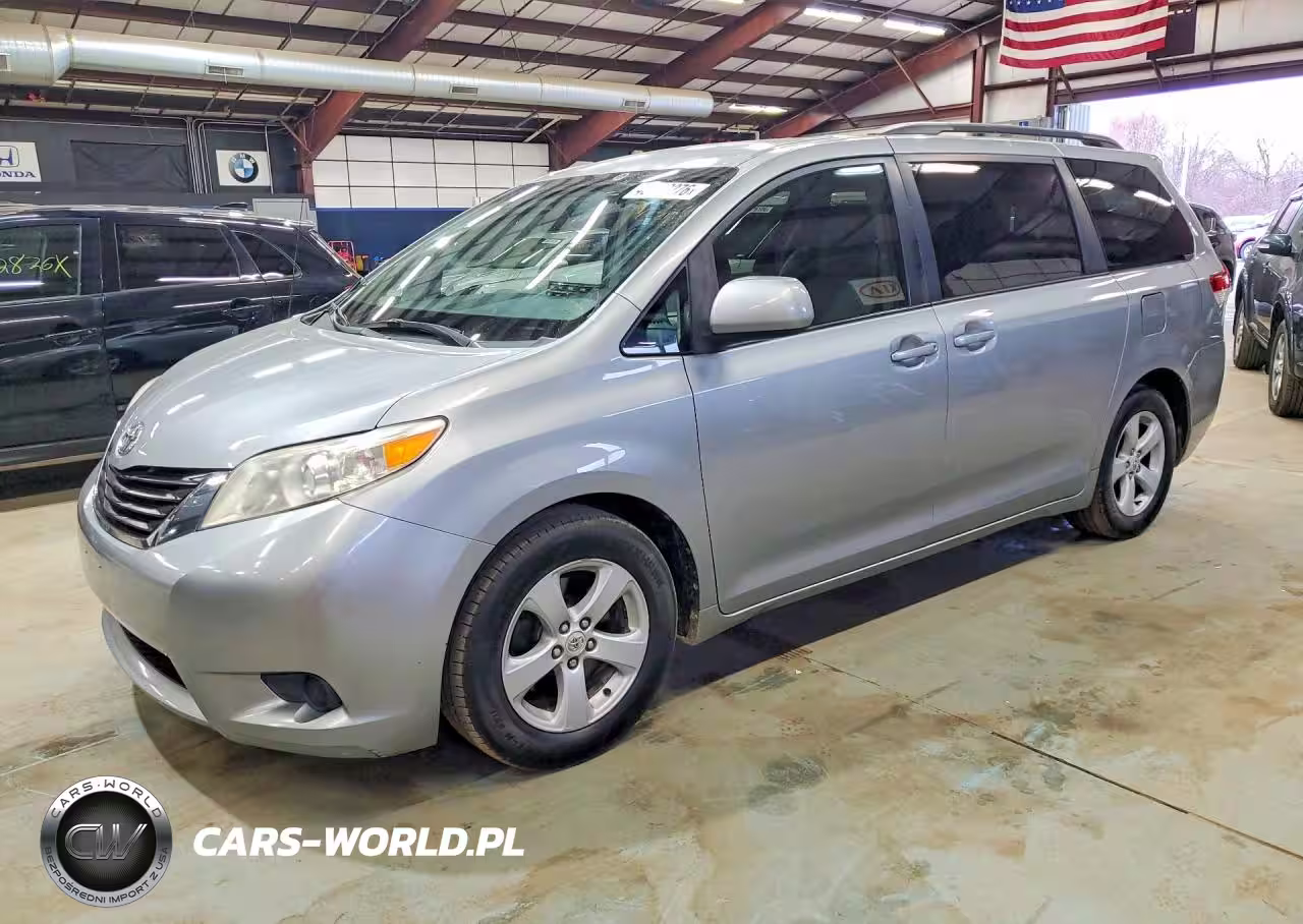 2011 Toyota Sienna Le 8-Passenger