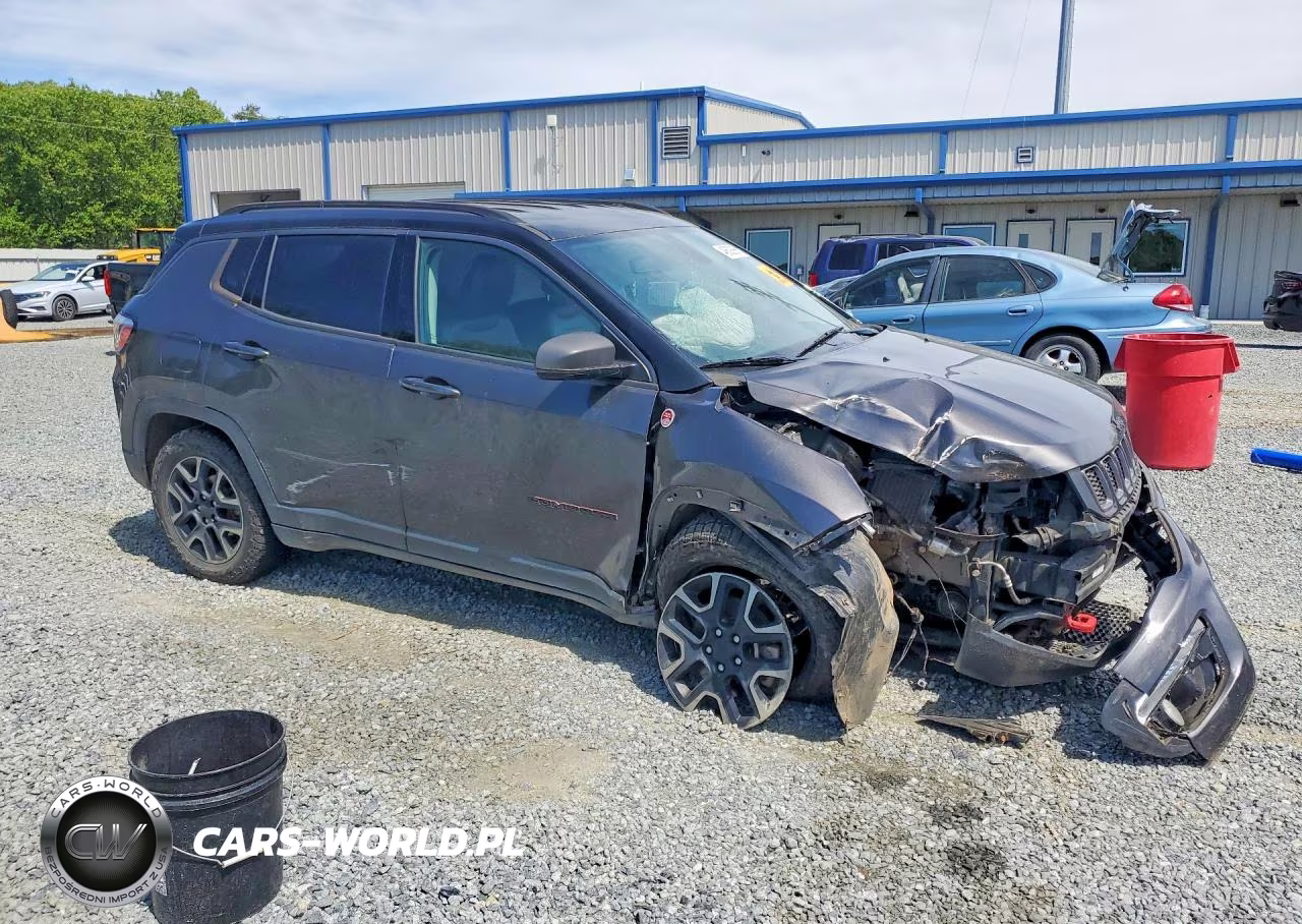 2019 Jeep Compass Trailhawk VIN:3C4NJDDB5KT627546 - 4