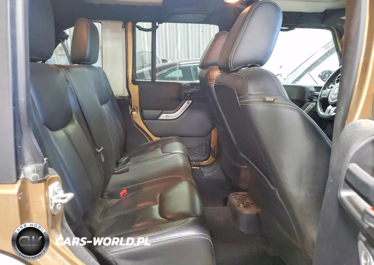 2015 Jeep Wrangler Unlimited Rubicon VIN:1C4HJWFG2FL675220 - 10