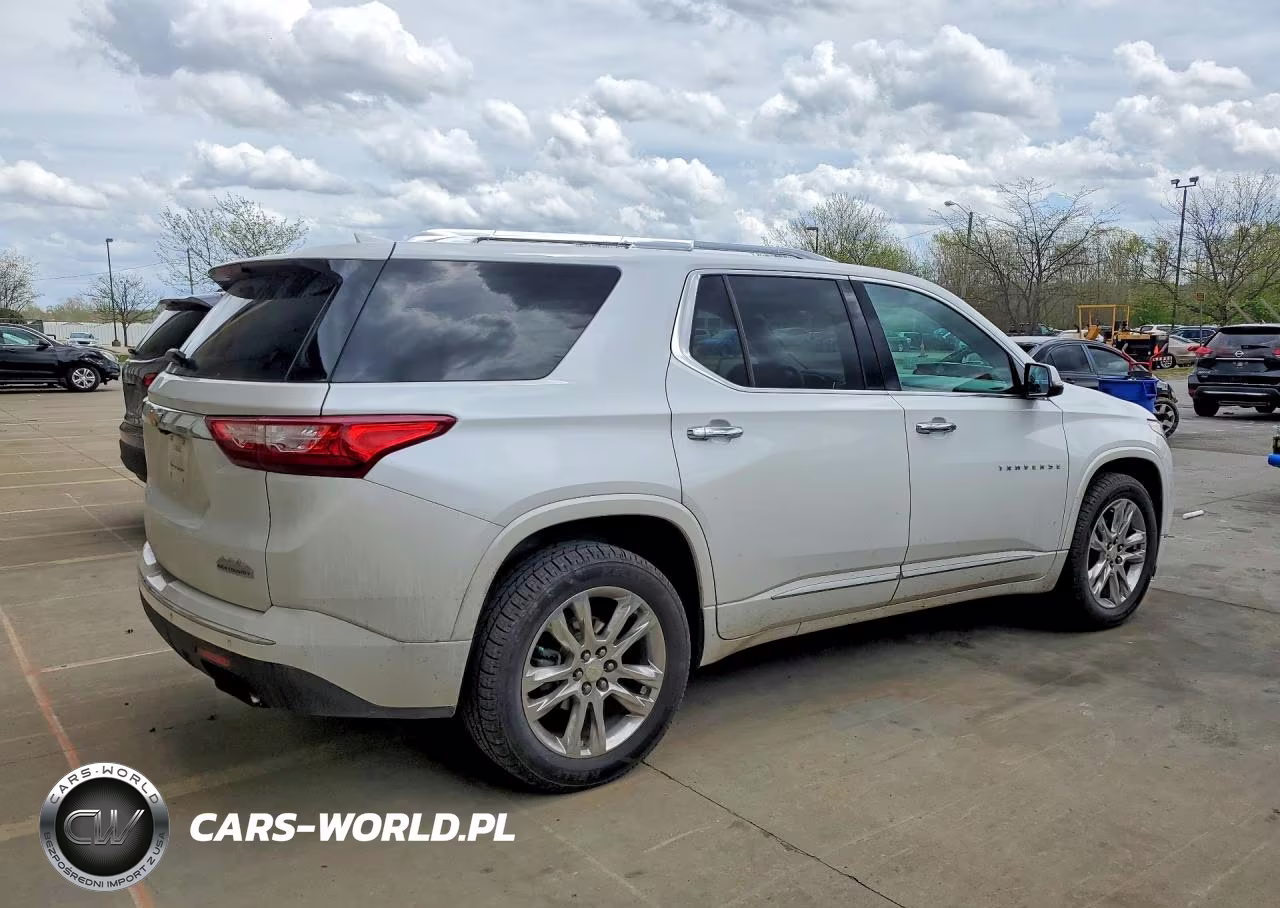 2018 Chevrolet Traverse High Country VIN:1GNEVKKW6JJ104807 - 3