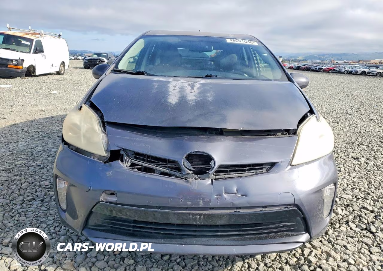 2013 Toyota Prius Two VIN:JTDKN3DU8D5597237 - 5