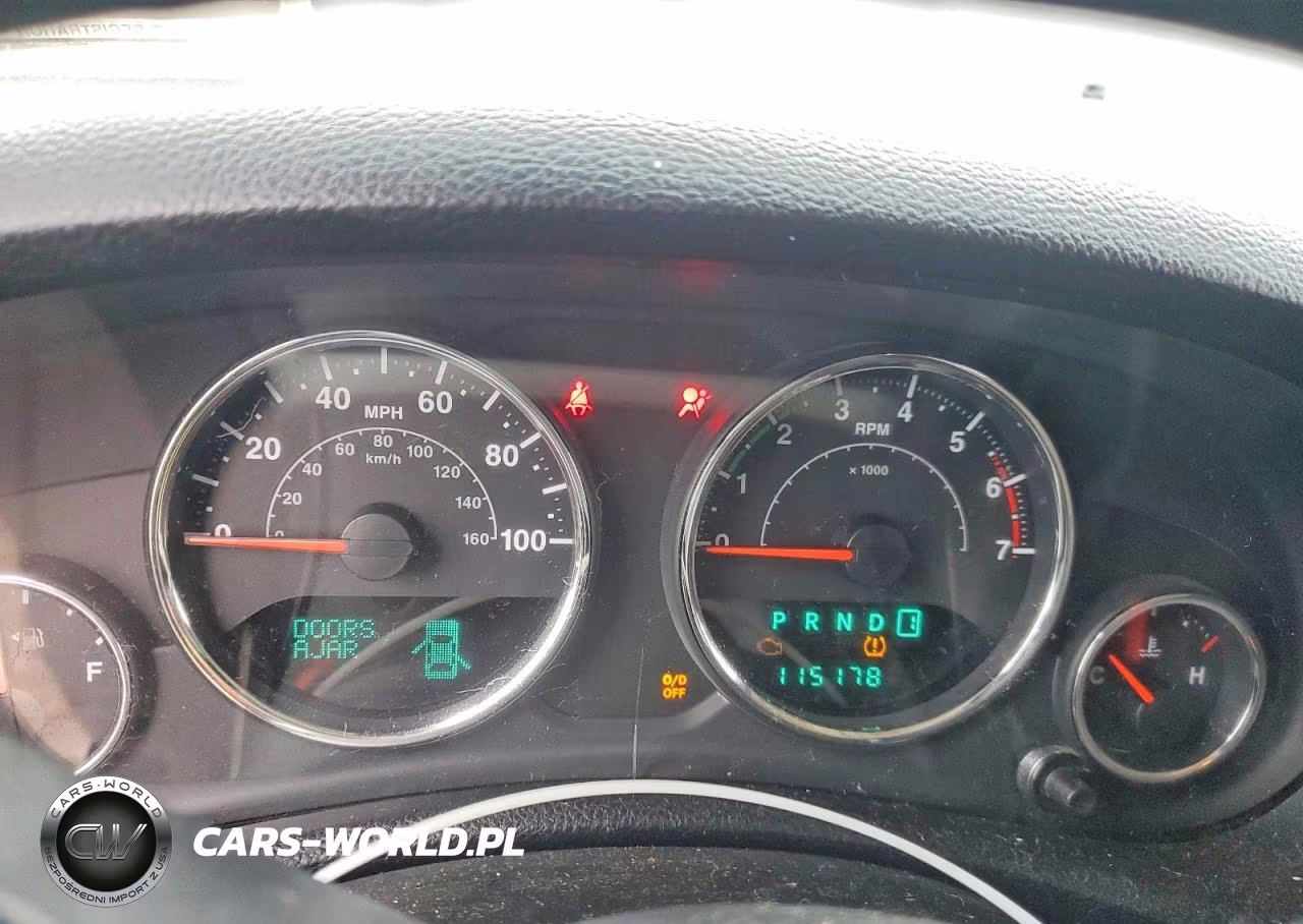 2011 Jeep Wrangler Unlimited Rubicon VIN:1J4BA6H14BL565420 - 9