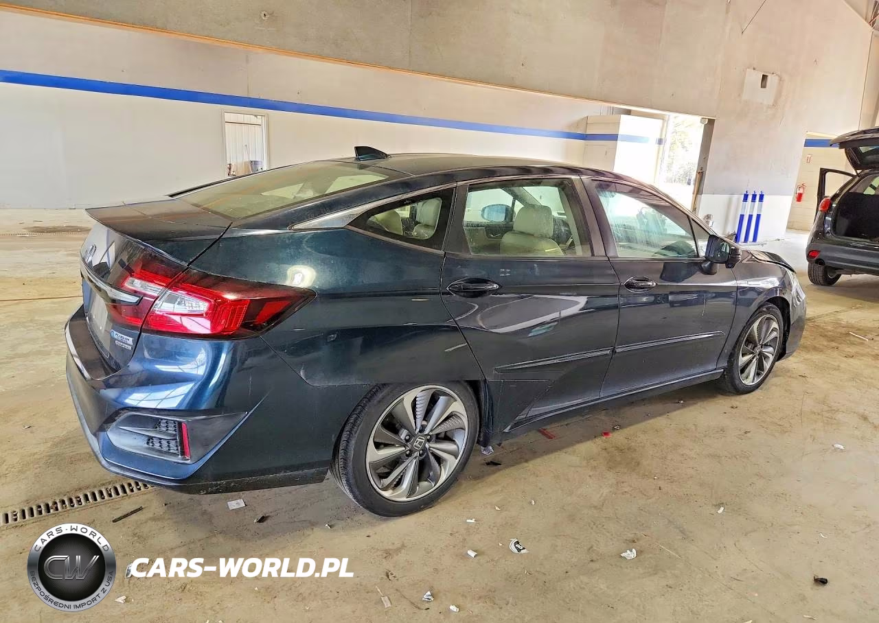 2018 Honda Clarity Touring VIN:JHMZC5F31JC005784 - 3