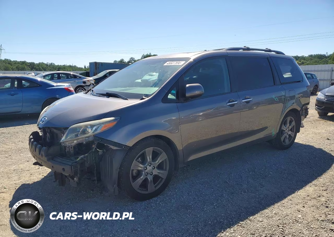 2017 Toyota Sienna Se 8-Passenger