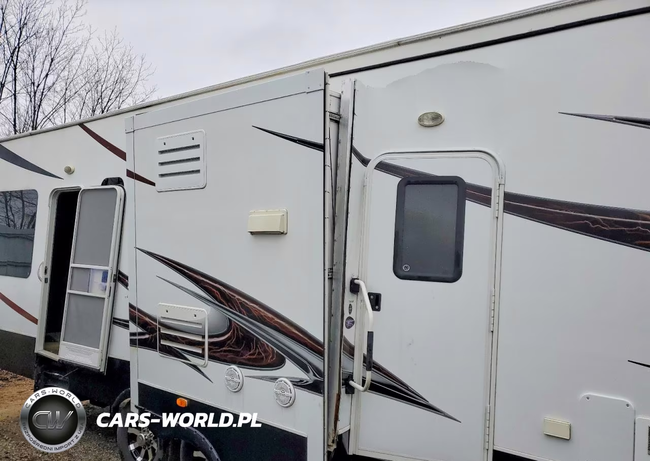2013 Dutchmen Voltage Camper VIN:47CFVTU27DC663772 - 9