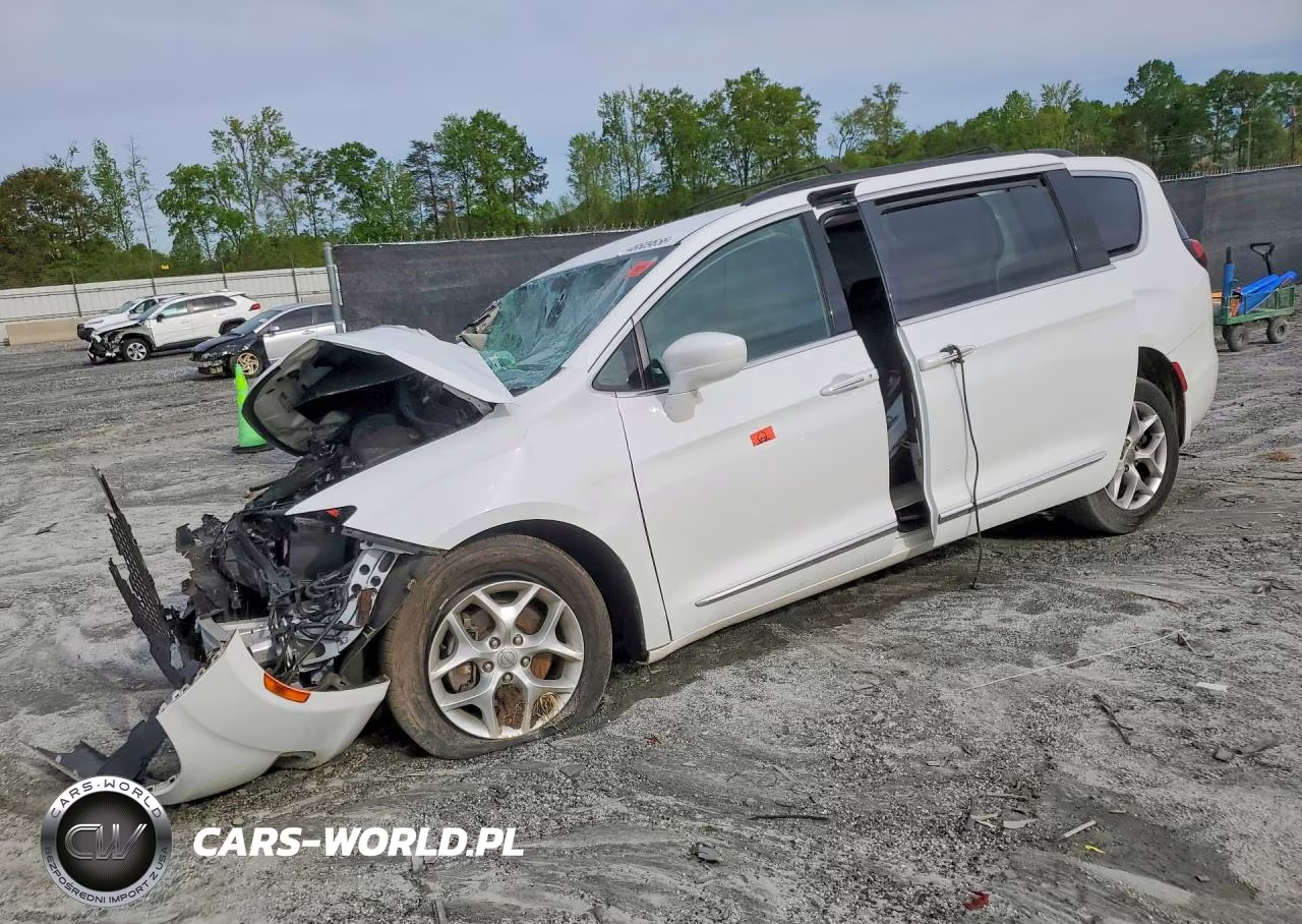 2017 Chrysler Pacifica Touring L