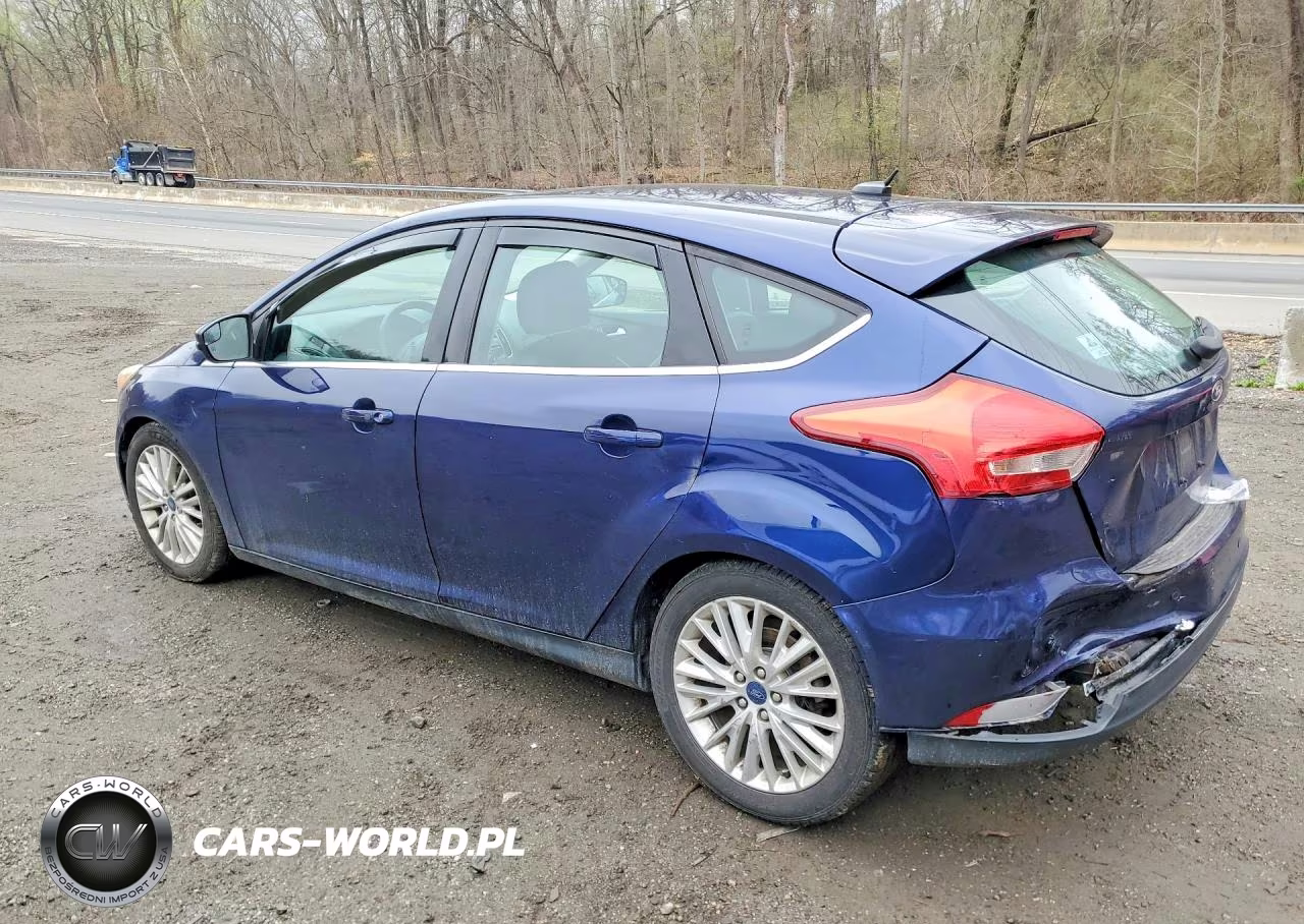 2017 Ford Focus Titanium VIN:1FADP3N25HL338616 - 2