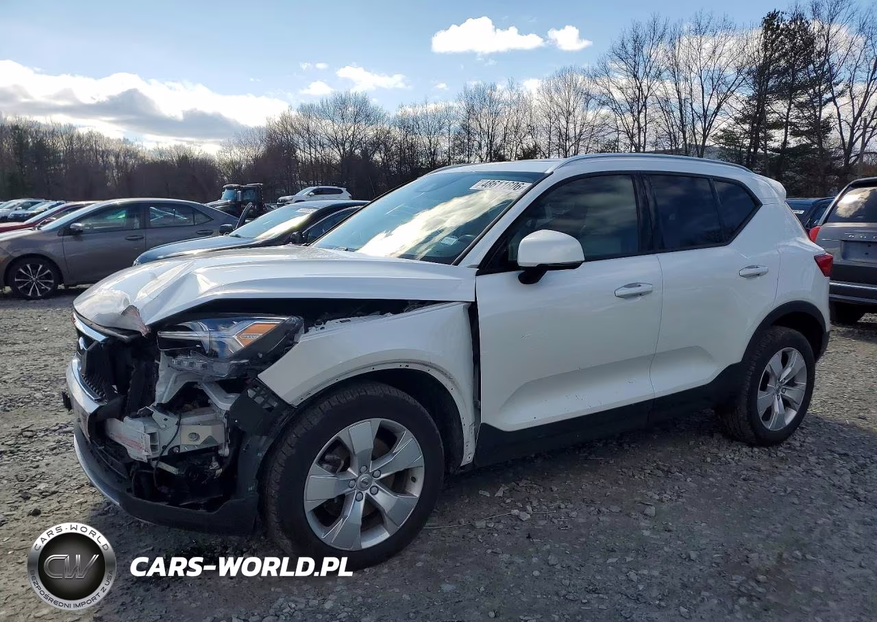 2021 Volvo Xc40 T5 Momentum