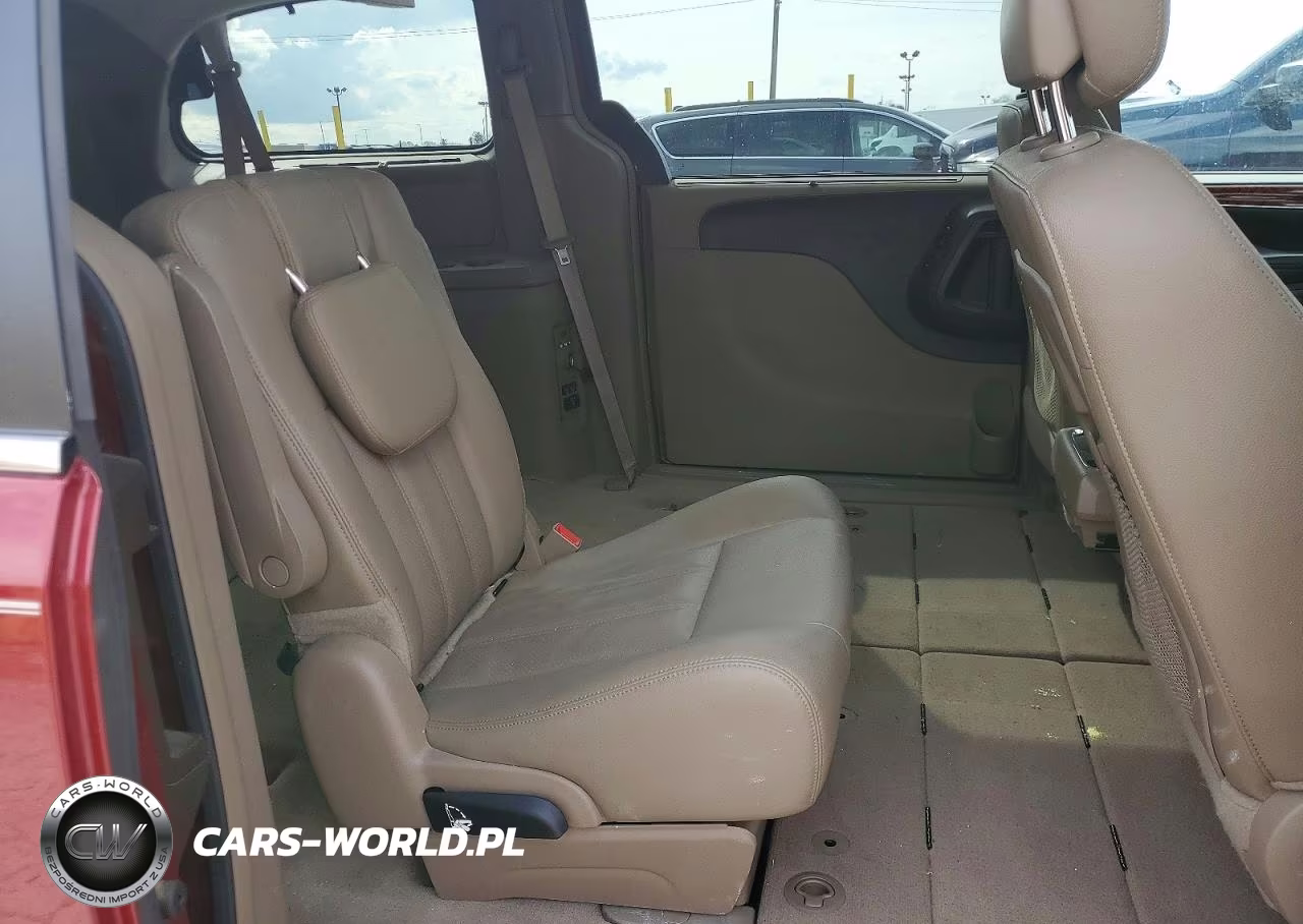 2016 Chrysler Town & Country Touring L VIN:2C4RC1CGXGR175594 - 11