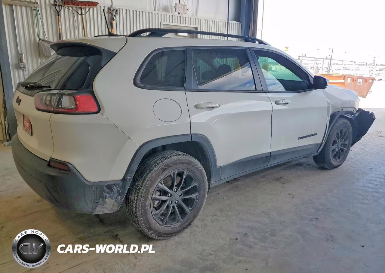 2023 Jeep Cherokee Altitude Lux VIN:1C4PJMMB3PD105326 - 3