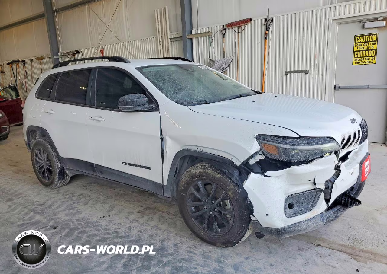 2023 Jeep Cherokee Altitude Lux VIN:1C4PJMMB3PD105326 - 4