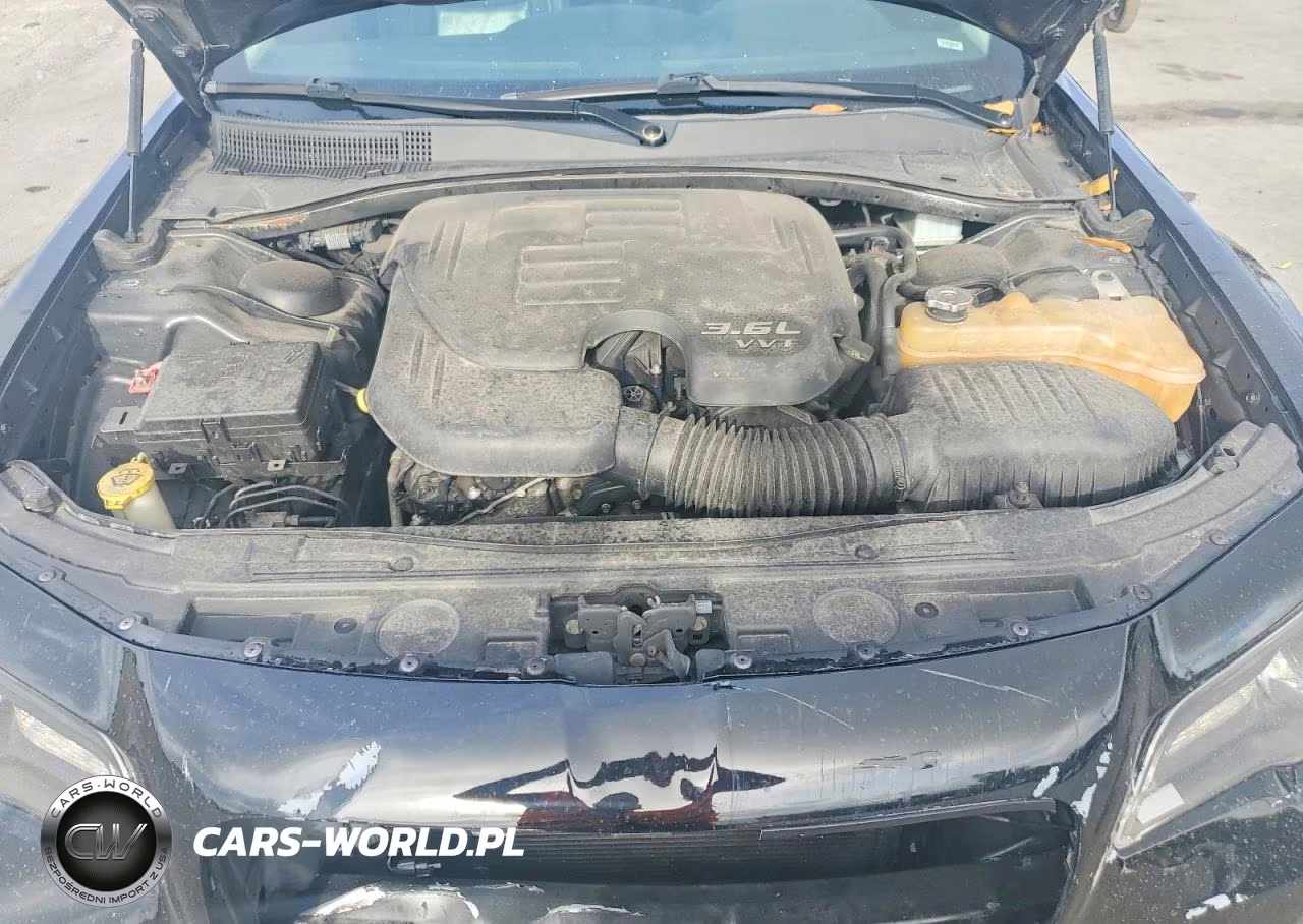 2019 Chrysler 300 Touring VIN:2C3CCAAGXKH582441 - 11
