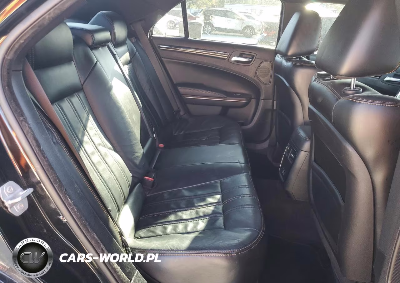 2016 Chrysler 300 S VIN:2C3CCABG6GH358203 - 10