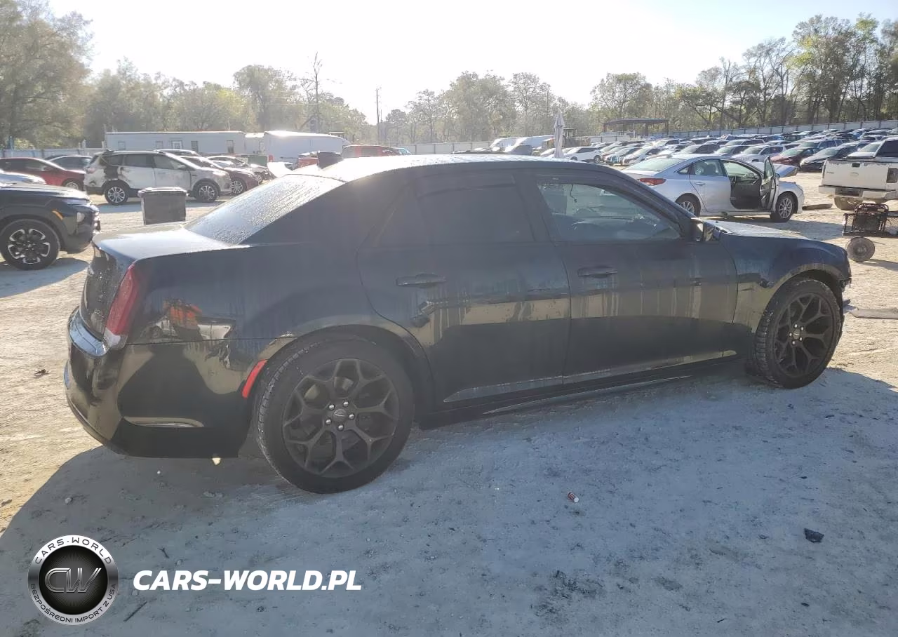 2016 Chrysler 300 S VIN:2C3CCABG6GH358203 - 3