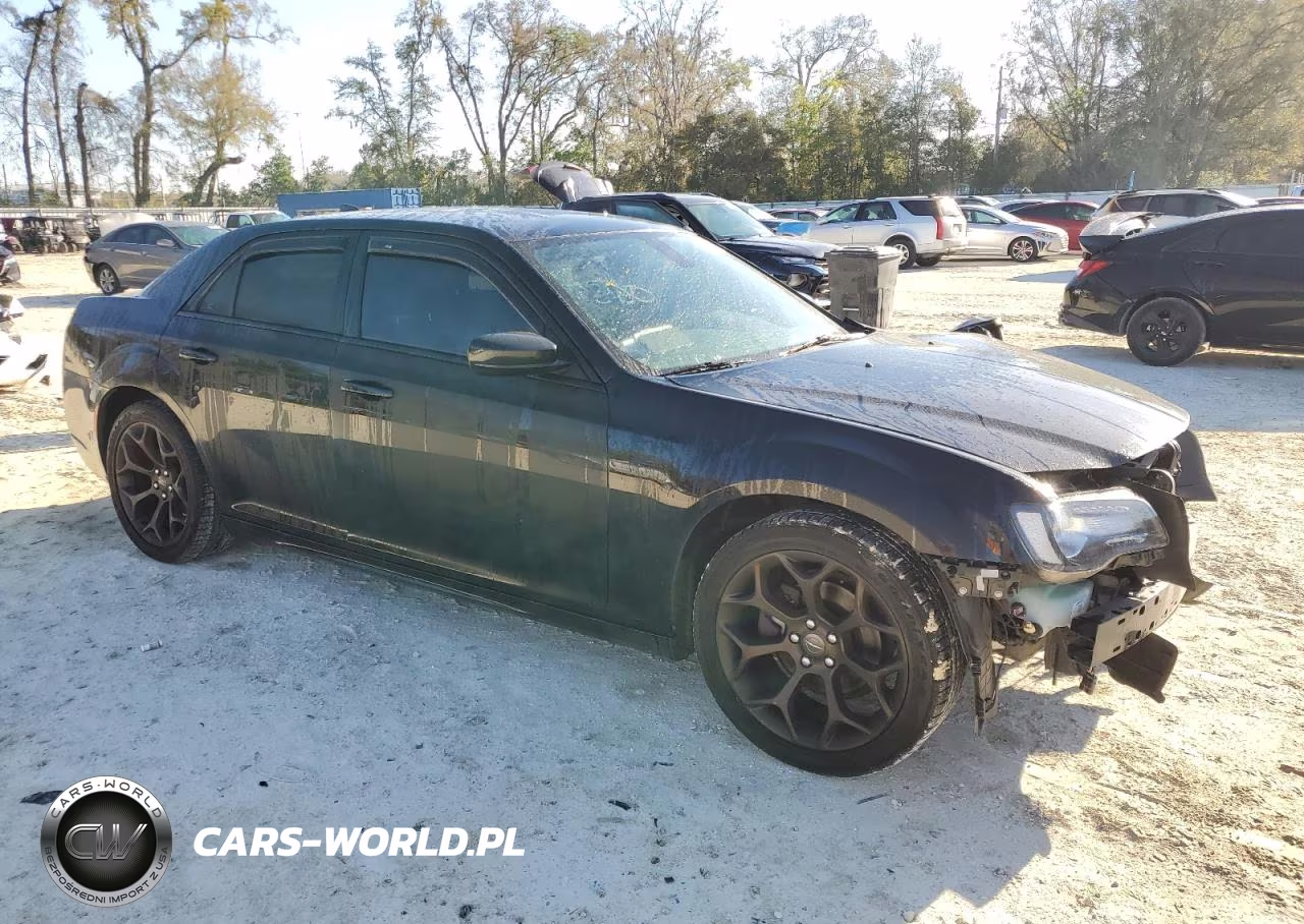 2016 Chrysler 300 S VIN:2C3CCABG6GH358203 - 4