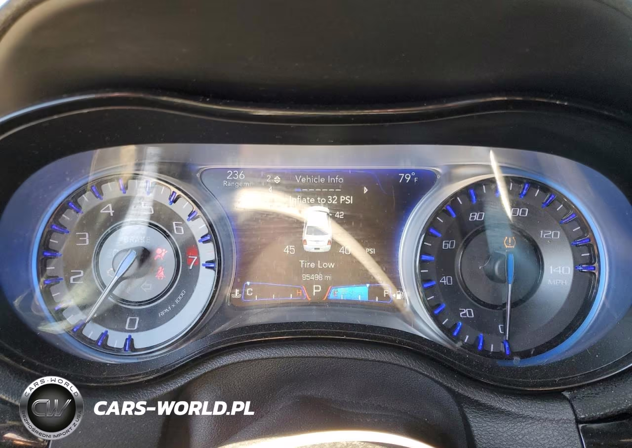 2016 Chrysler 300 S VIN:2C3CCABG6GH358203 - 9