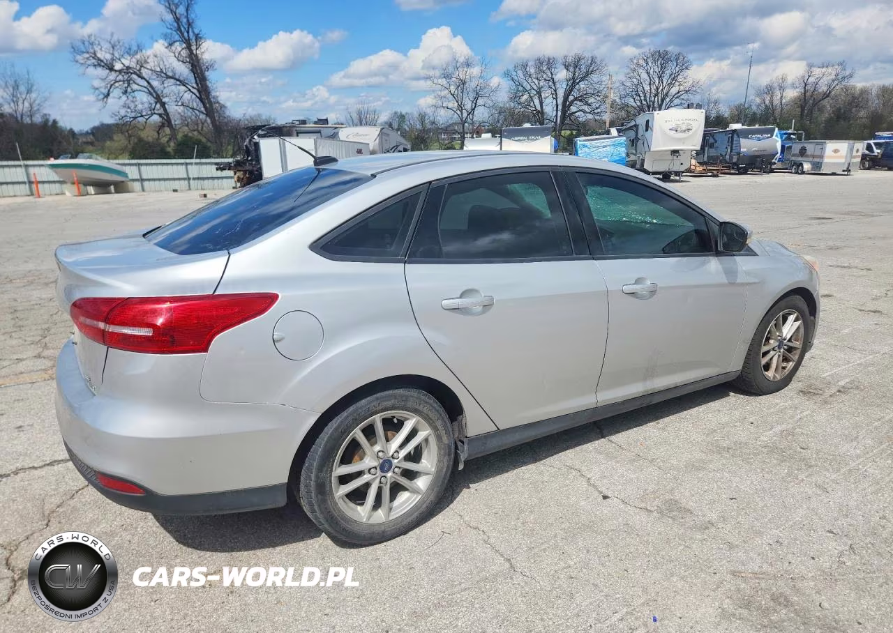 2016 Ford Focus Se VIN:1FADP3F25GL202998 - 3